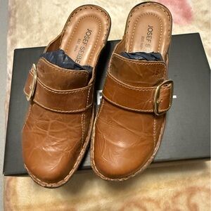 Josef Seibel New size 39 leather clogs